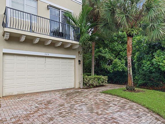 2nd image of 520 NW 39th Cir
