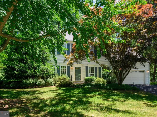 11800 Forest Knoll Ct, Bowie, MD 20720