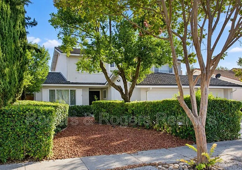 276 Moraga Way
