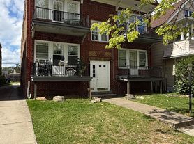 1566 W 116th St