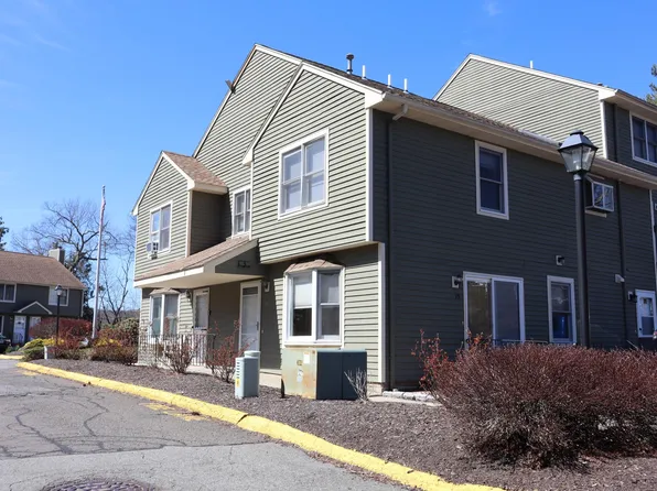 680 N Colony St APT 15, Meriden, CT 06450