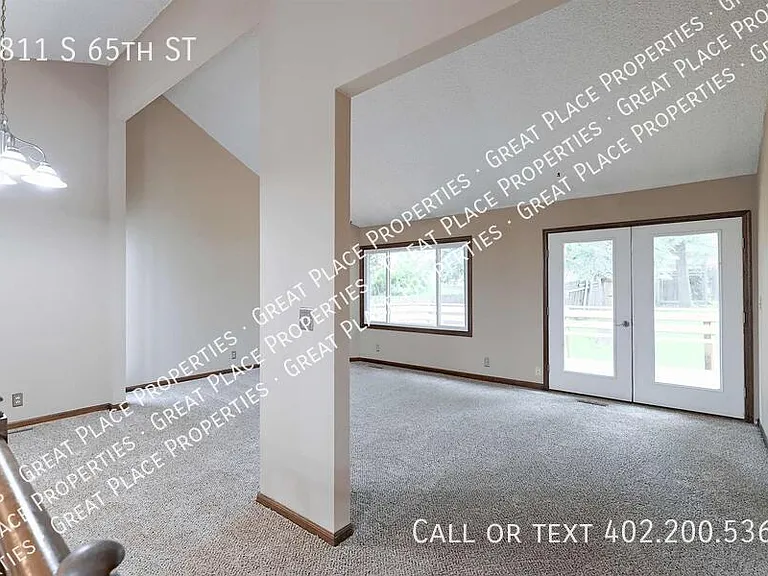 4811 S 65th St — Photo 10