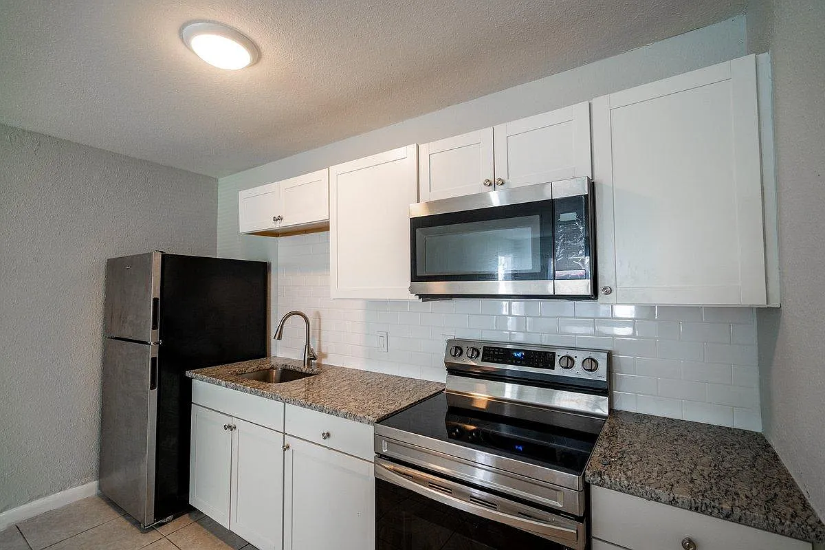 2 bed, 1.5 bath, 1000 sqft, $1,495 — Photo 4