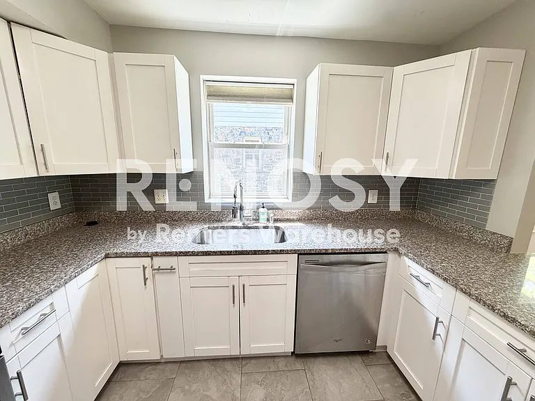 601 Warwick Rd — Photo 13