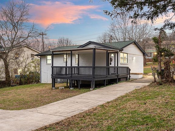 3rd image of 2589 Bethwood Dr