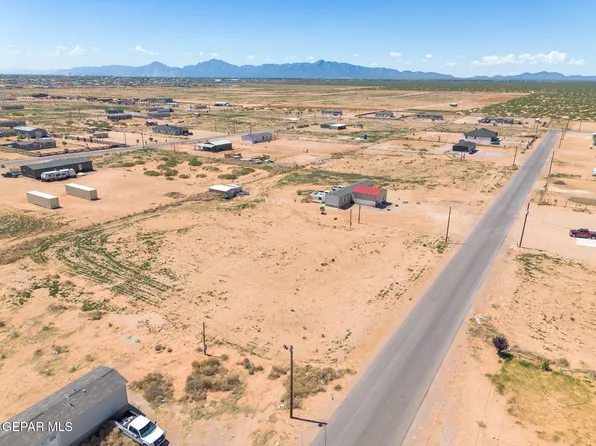 1348 Nambi Desert Dr, Chaparral, NM 88081