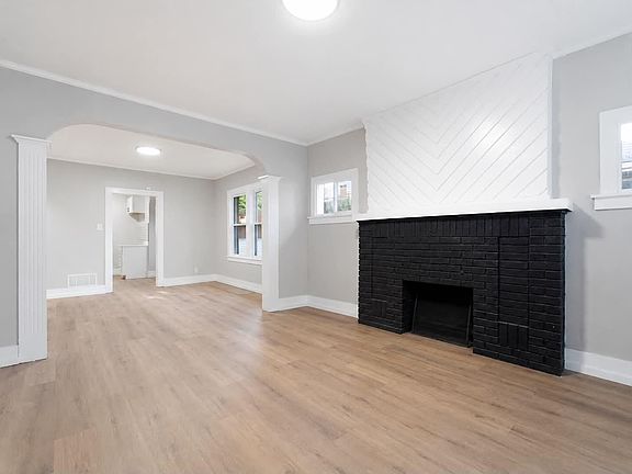 3rd image of 3667 Monroe St