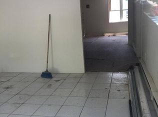 586 Richmond Rd, Staten Island, NY 10304