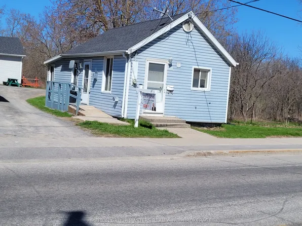 688 Montreal St, Kingston, ON K7K 3J4