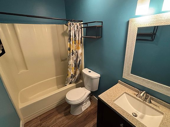 4th image of 907 Sierra Pl APT 56
