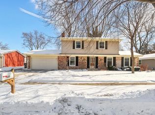 1409 Chapman Dr, Waukesha, WI 53189