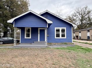 222 N 4th Ave, Cleveland, MS 38732