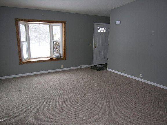 4th image of 7055 N Riverview Dr