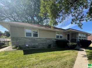 1805 S Pomegranite St, Sioux City, IA 51106