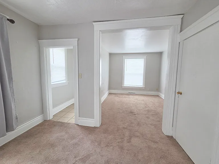 217 W Masterson Ave — Photo 3