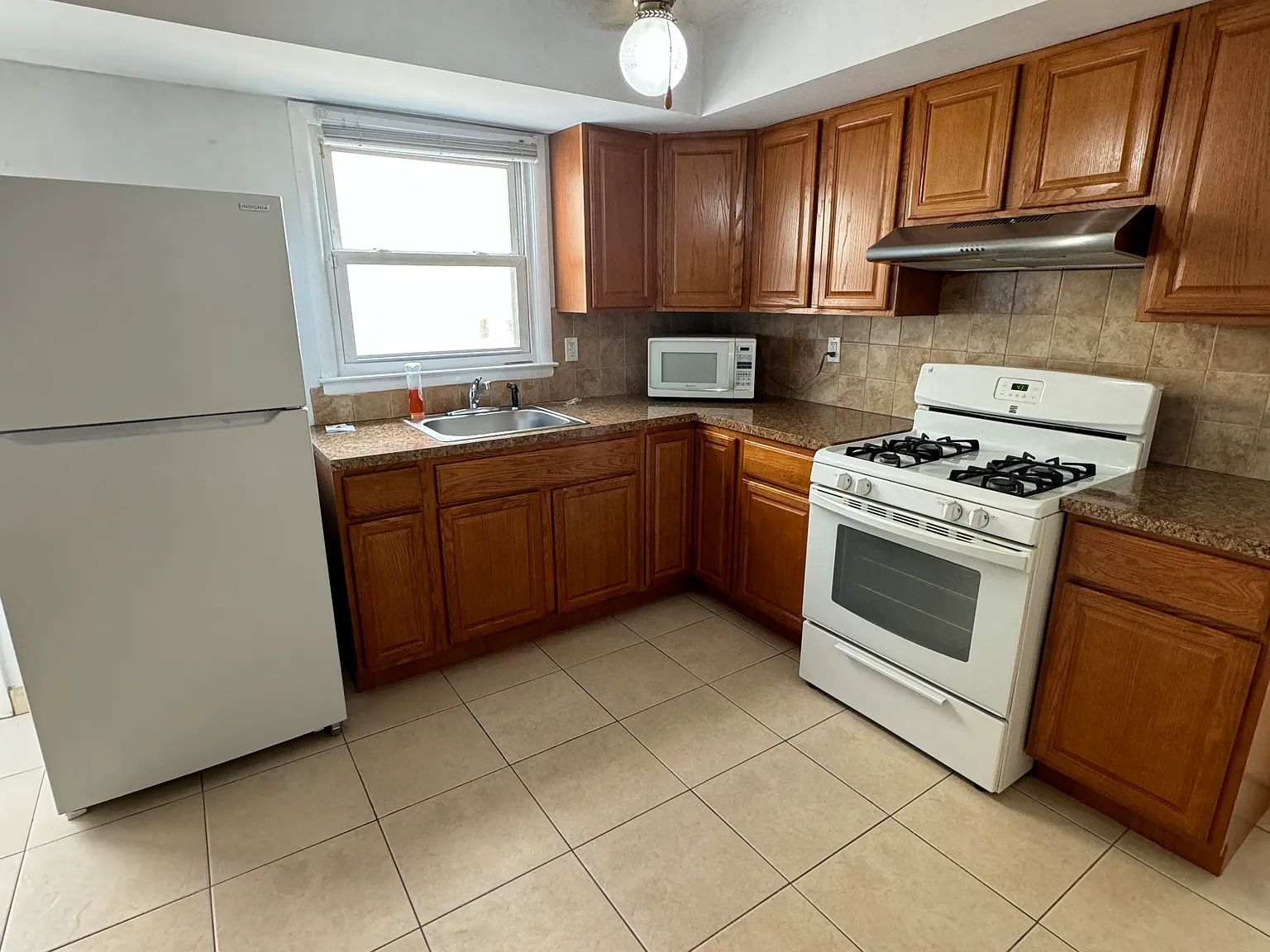 1 bed, 600 sqft, $1,600 — Photo 4