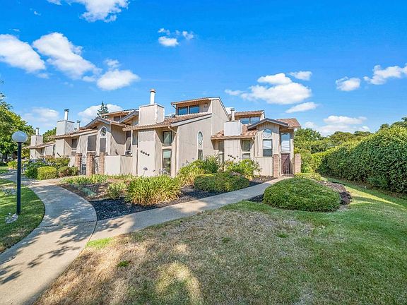 3rd image of 5849 Gloria Dr #11