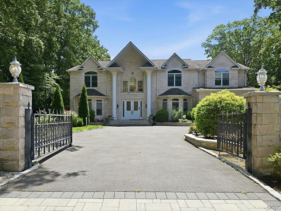 1st image of 8 Headley Way