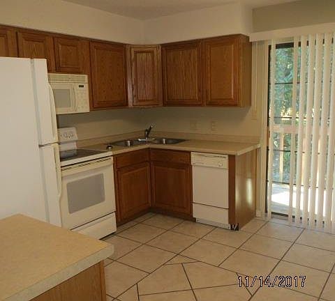 5th image of 2811 Langley Ave APT 204