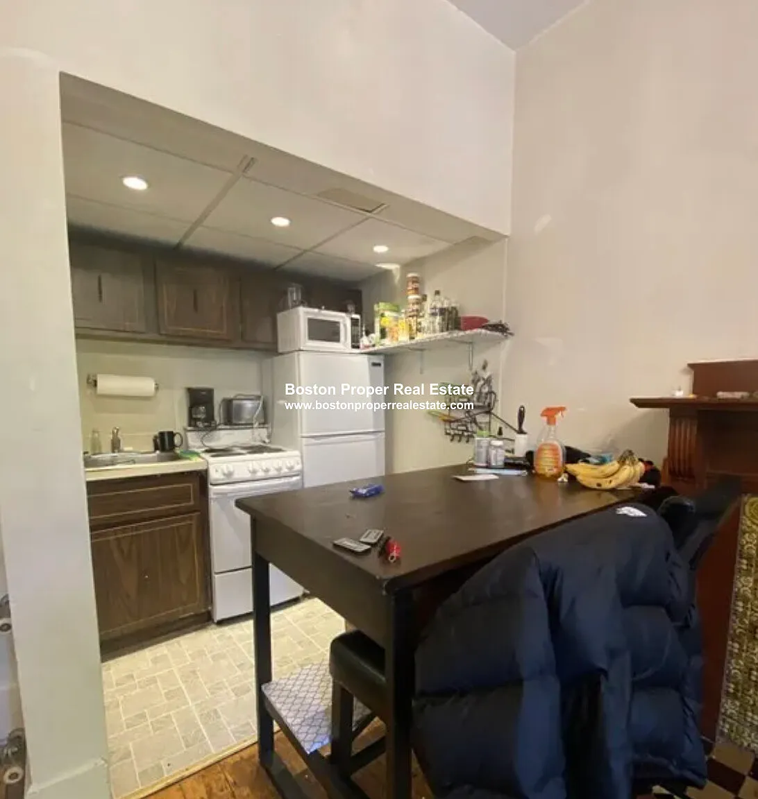 291 Newbury St — Photo 1