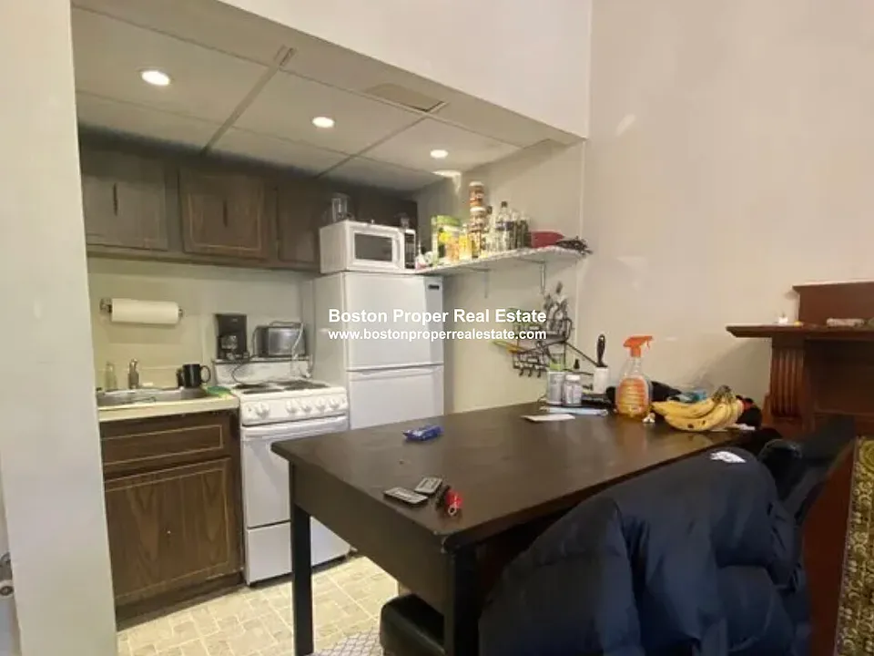 291 Newbury St #1R