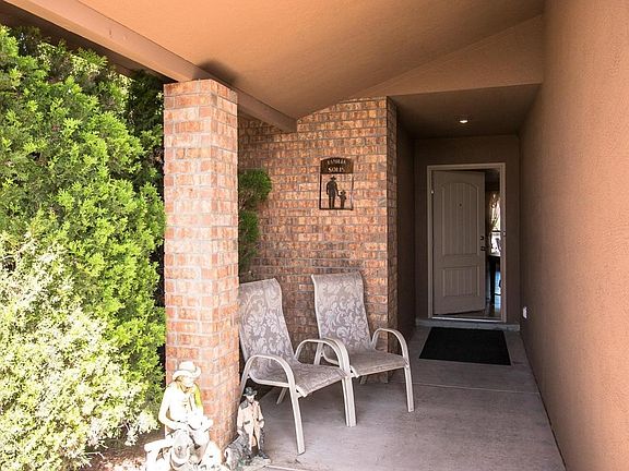 004_Outside Pictures (7)