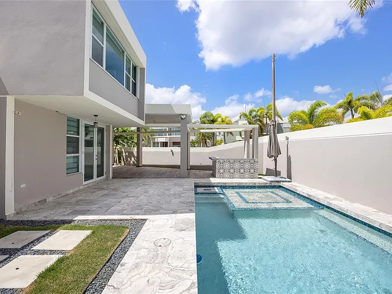 P-25 Paseo Las Olas — Photo 22