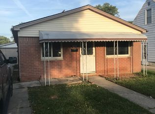 27321 Ridgewood St, Roseville, MI 48066