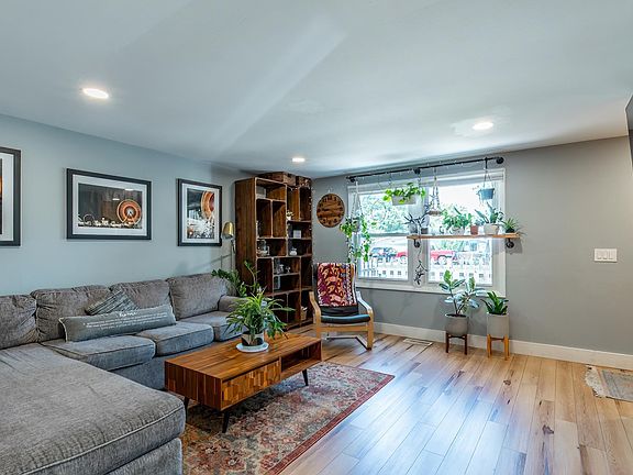 4th image of 2612 Vance Ave