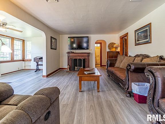 3rd image of 301 W Main St