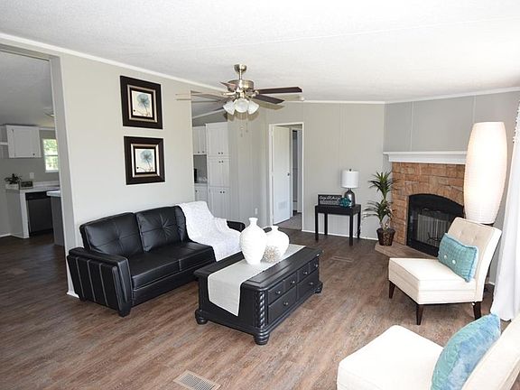 4th image of 1407 Bridlewood Dr