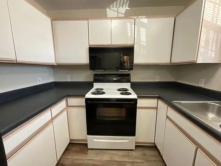 Meridian Park Apartments — Photo 149