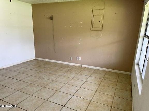 3rd image of 137 Lee Rd