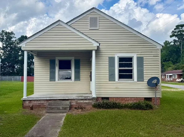 707 Brisson Ave, Elizabethtown, NC 28337