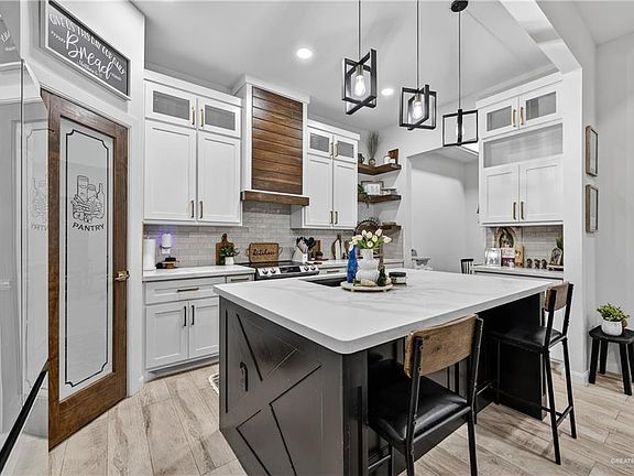 5th image of 2903 La Maceta St