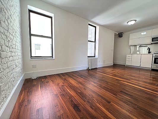 2nd image of 455 Hudson St #79