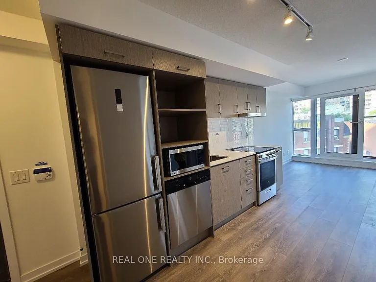 219 Dundas St E #511 — Photo 4