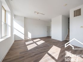 2700 W North Ave