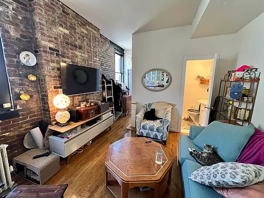 Rented by Highline Residential | media 26