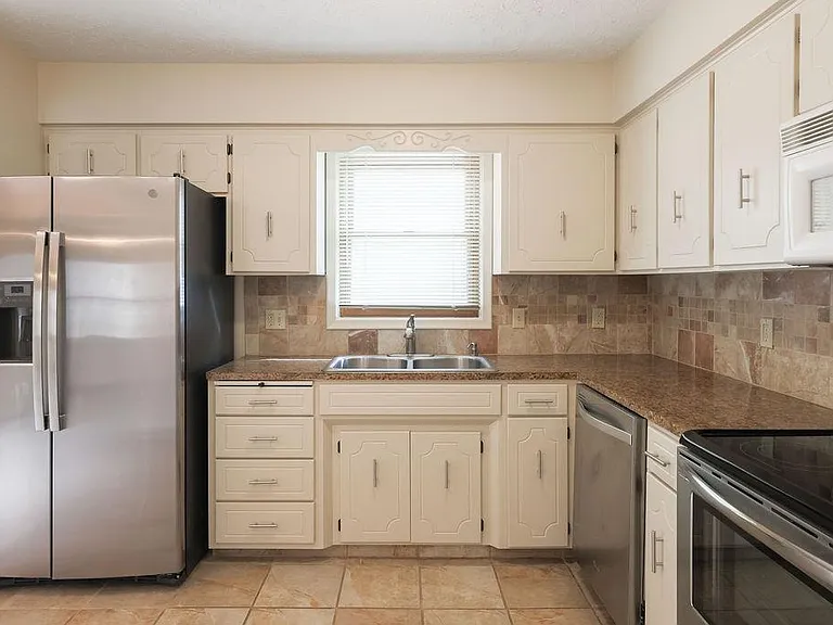 13435 Westwood Ln — Photo 12