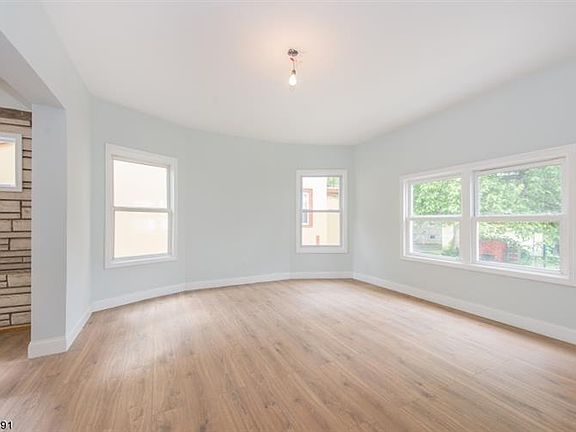 5th image of 151 Park Ave