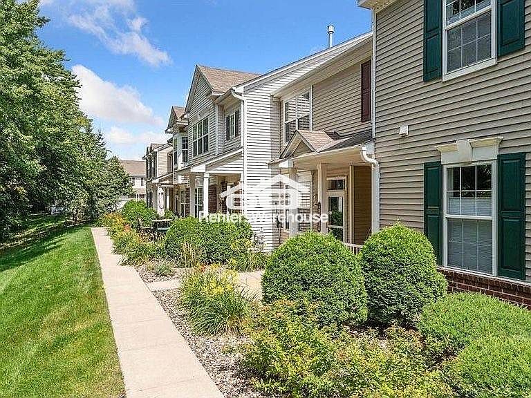 1st image of 10993 Oak Grove Cir Unit E