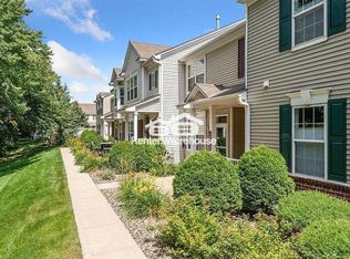 10993 Oak Grove Cir UNIT E, Woodbury, MN 55129
