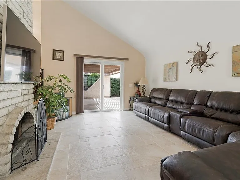 10112 Banyan St — Photo 6
