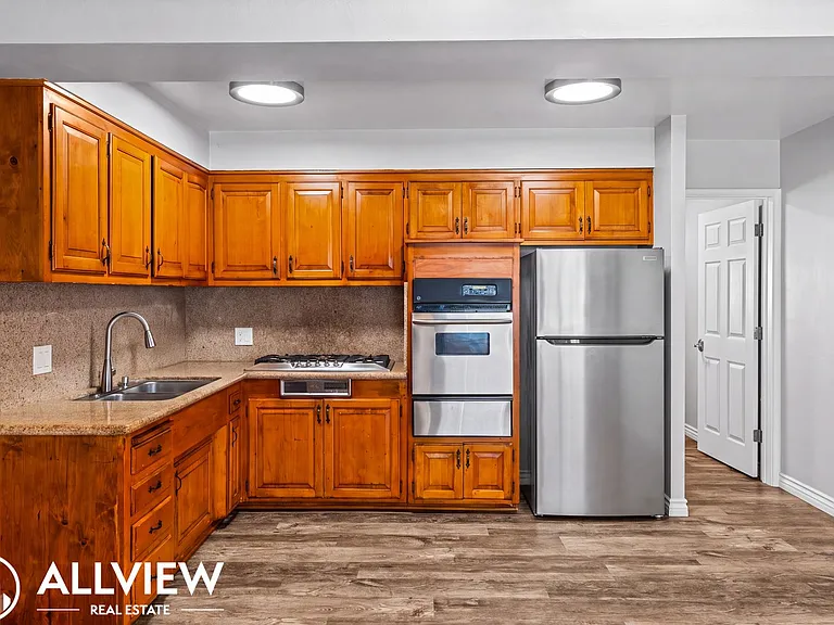 930 W. Balboa Blvd — Photo 7