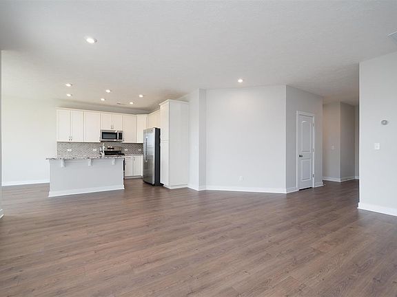 5th image of 1048 Quartz Dr