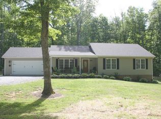 221 Courtland Dr, Appomattox, VA
