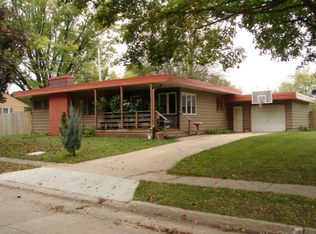 223 Charles St, Charles City, IA 50616