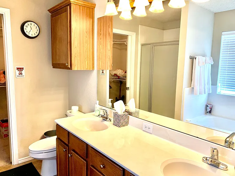2105 Main St #1 — Photo 8