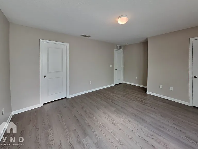 752 Henley Ct — Photo 8